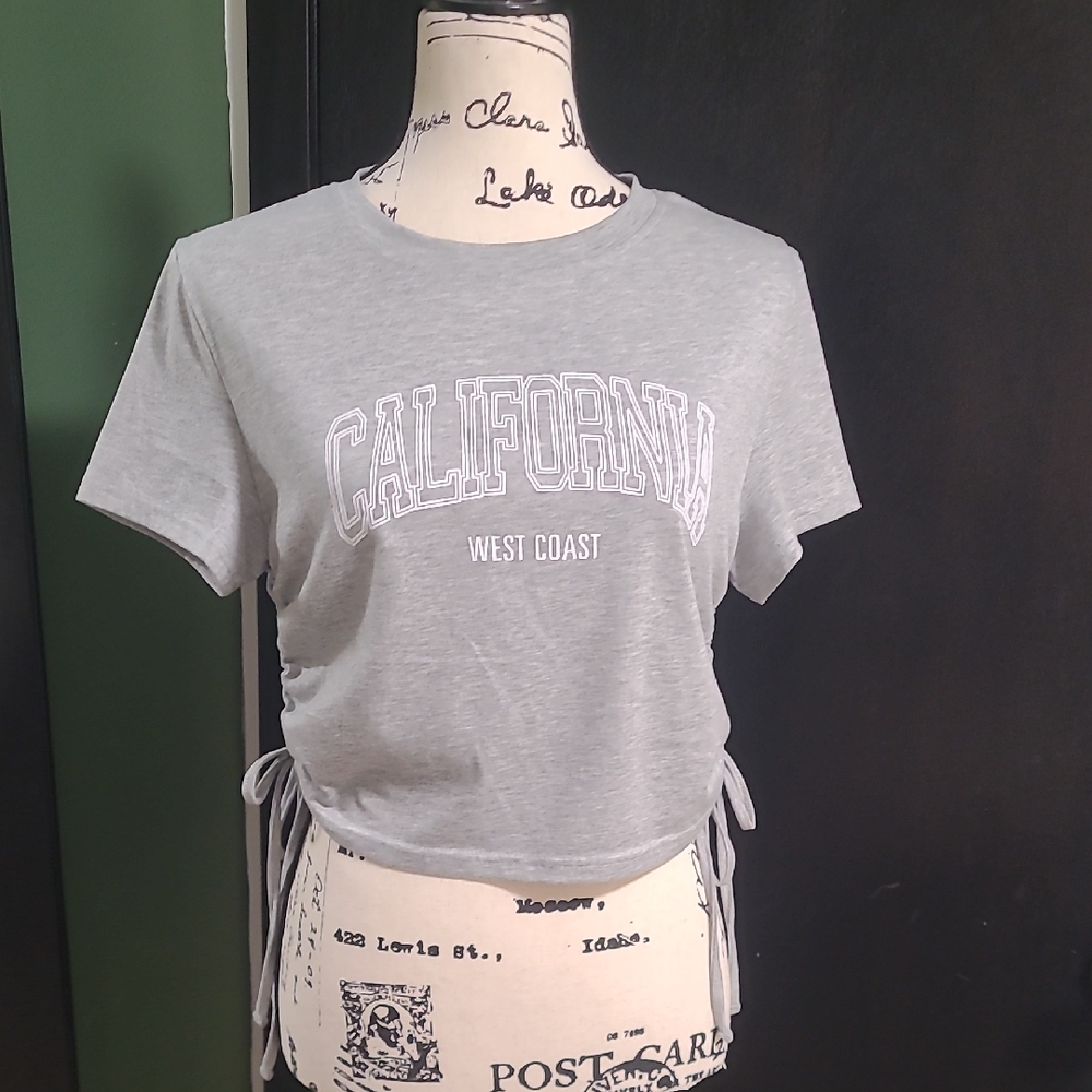 Gray California Cropped Graphic Tee With Tied Sides